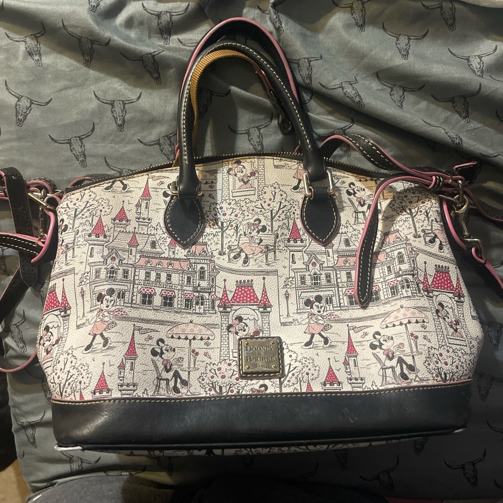 Dooney & Bourke Crossbody Disney Minnie Mouse Pink Castle Main Street Style